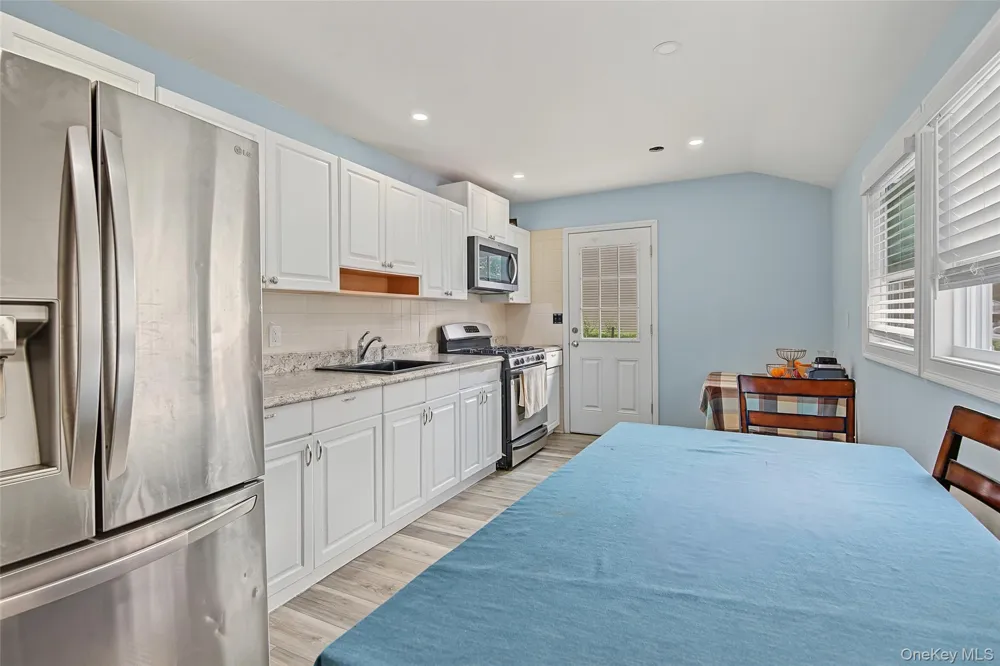 1085 Bay Shore Avenue Bay Shore, NY 11706