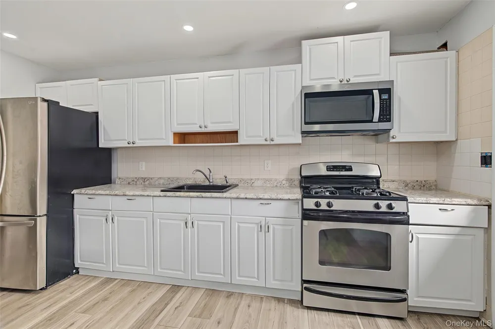 1085 Bay Shore Avenue Bay Shore, NY 11706