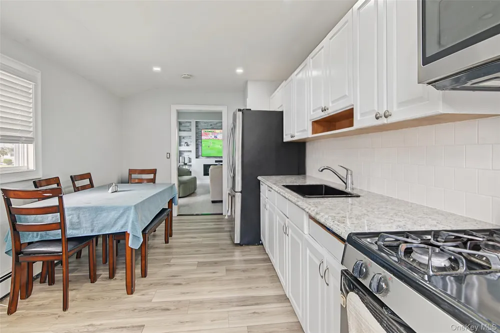 1085 Bay Shore Avenue Bay Shore, NY 11706