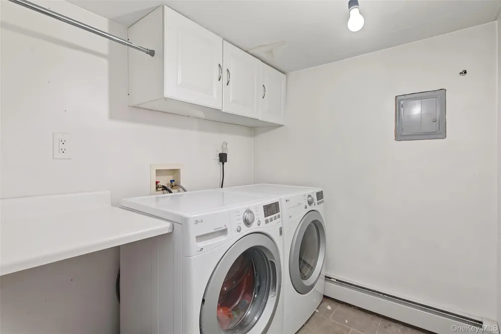 1085 Bay Shore Avenue Bay Shore, NY 11706
