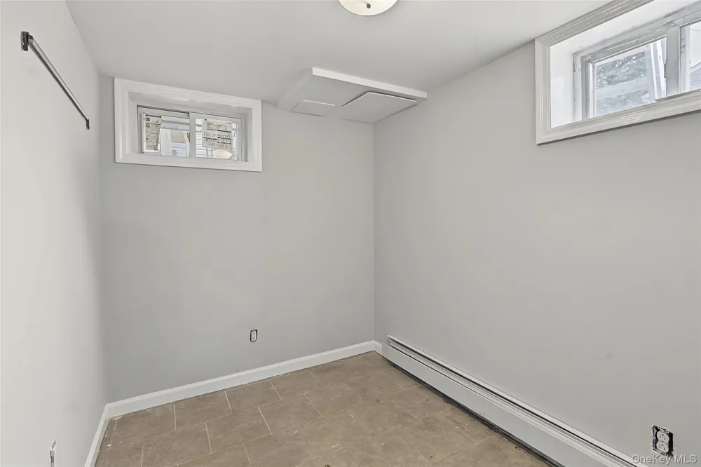 1085 Bay Shore Avenue Bay Shore, NY 11706