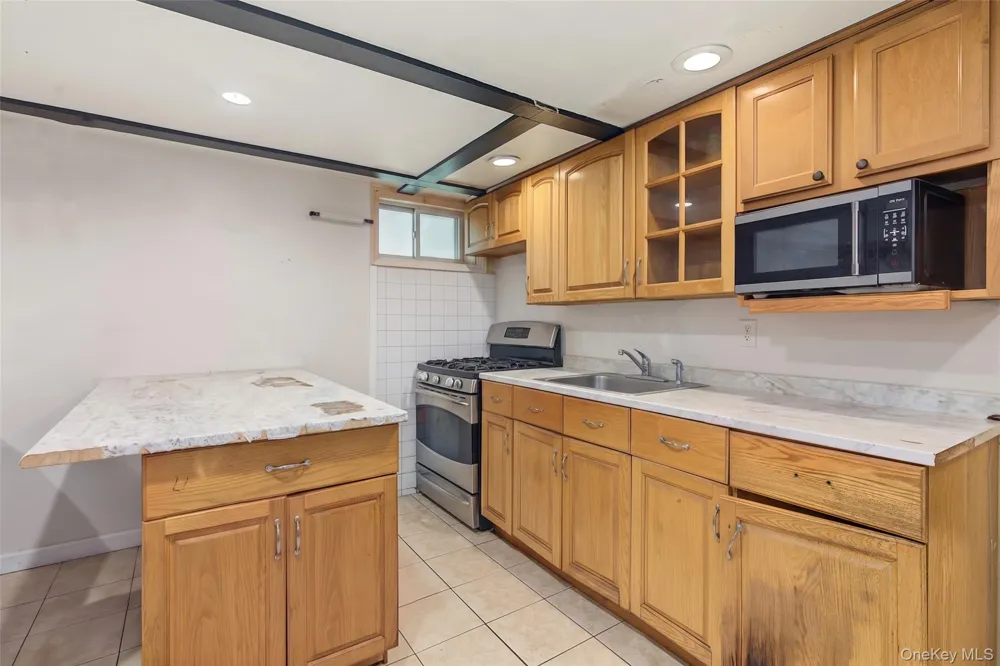 1085 Bay Shore Avenue Bay Shore, NY 11706