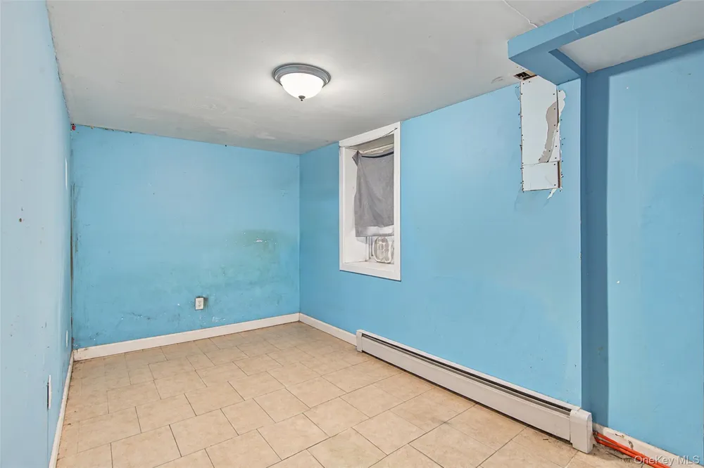 1085 Bay Shore Avenue Bay Shore, NY 11706