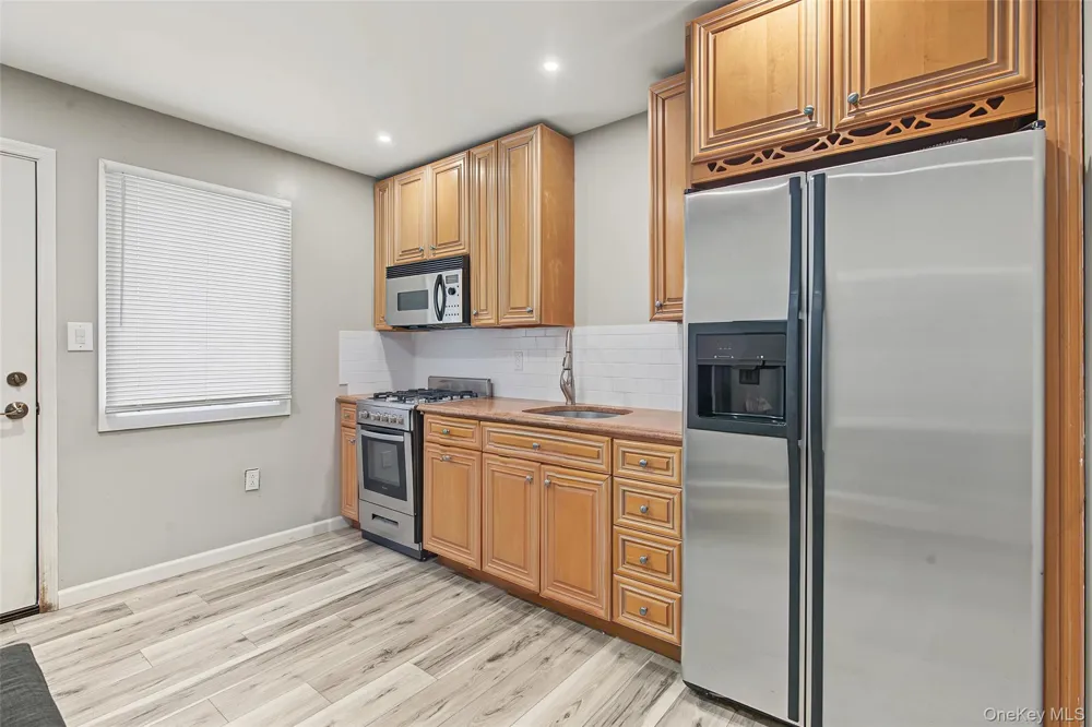 1085 Bay Shore Avenue Bay Shore, NY 11706