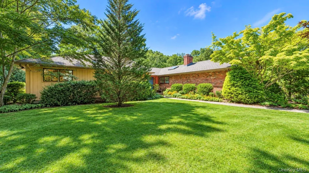 39 Daly Court Riverhead, NY 11901