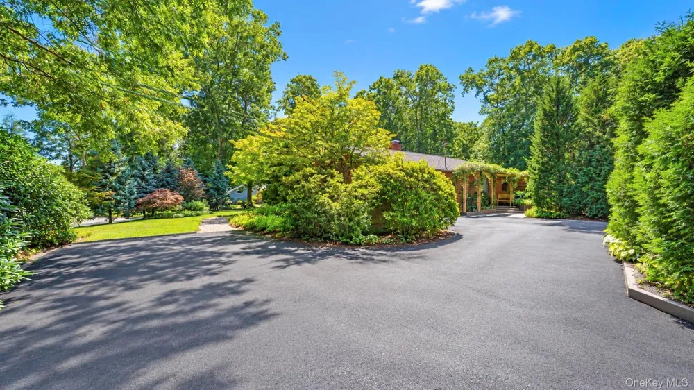 39 Daly Court Riverhead, NY 11901