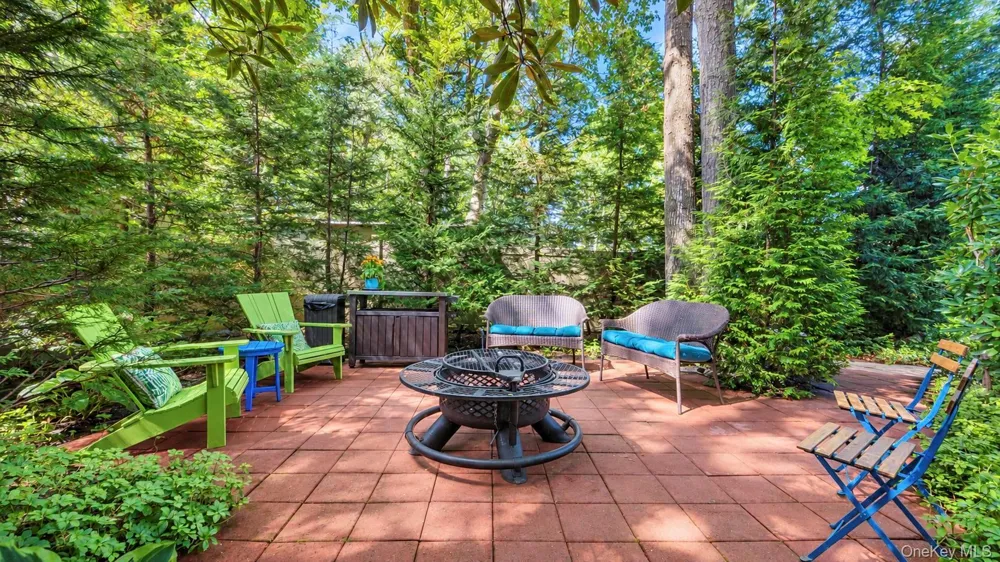 39 Daly Court Riverhead, NY 11901