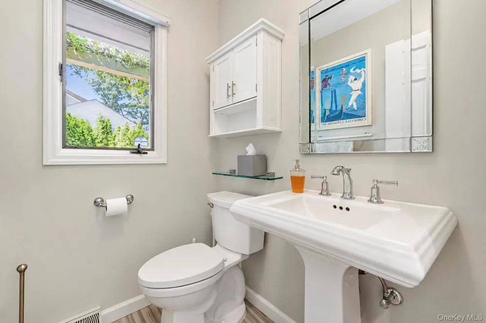 39 Daly Court Riverhead, NY 11901