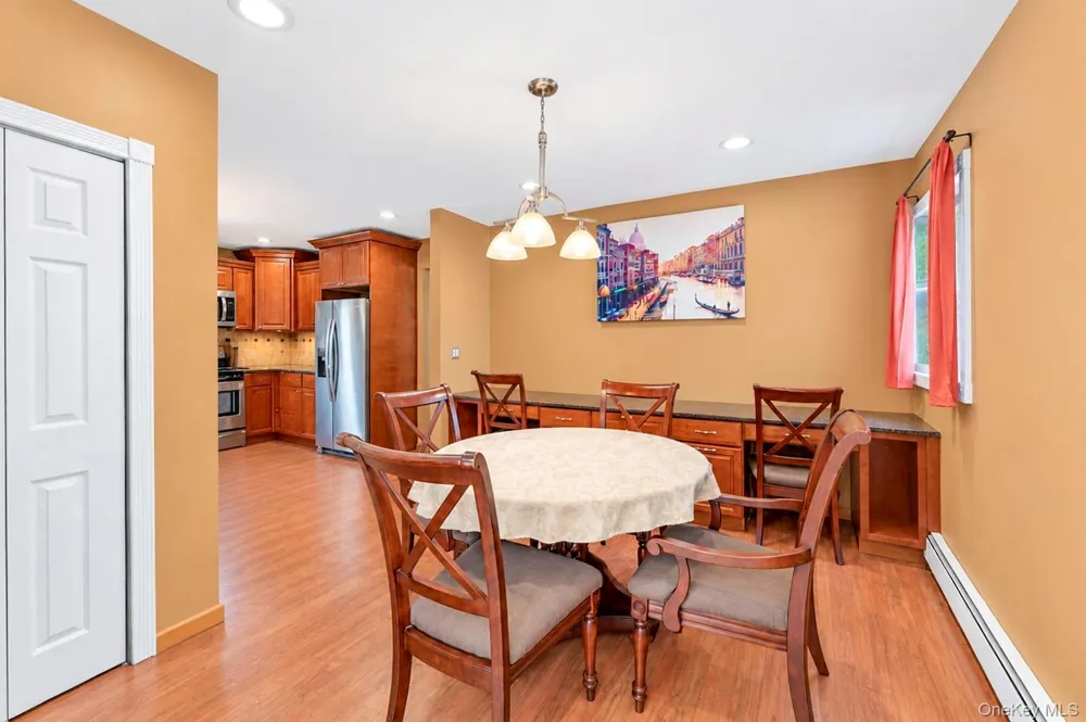 325 Beachview Street Copiague, NY 11726
