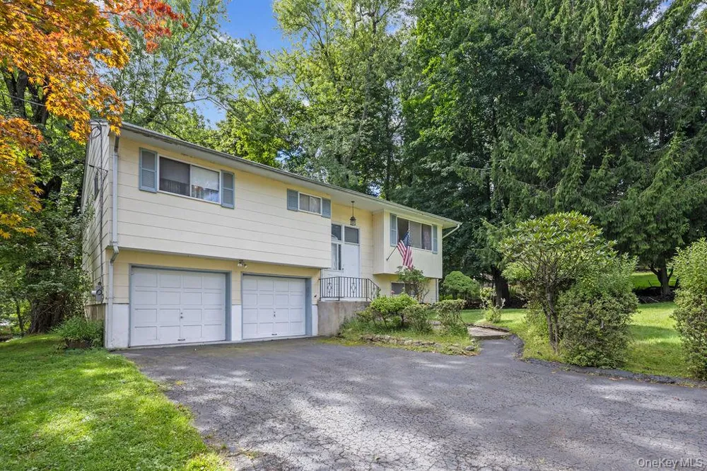 8 Madeline Terrace Spring Valley, NY 10977