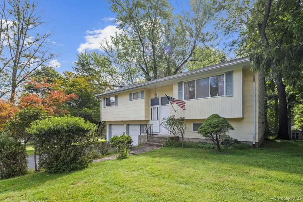 8 Madeline Terrace Spring Valley, NY 10977