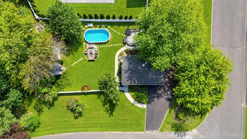 19 Badger Lane East Setauket, NY 11733