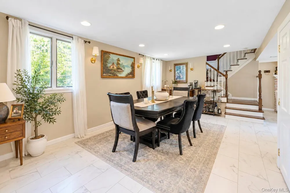 19 Badger Lane East Setauket, NY 11733