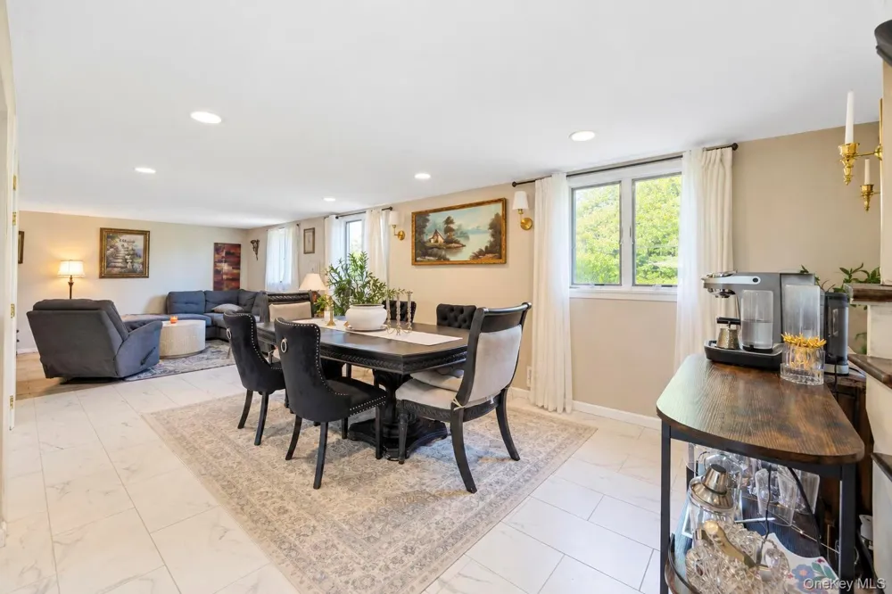 19 Badger Lane East Setauket, NY 11733
