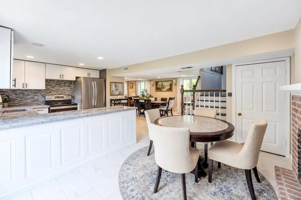 19 Badger Lane East Setauket, NY 11733