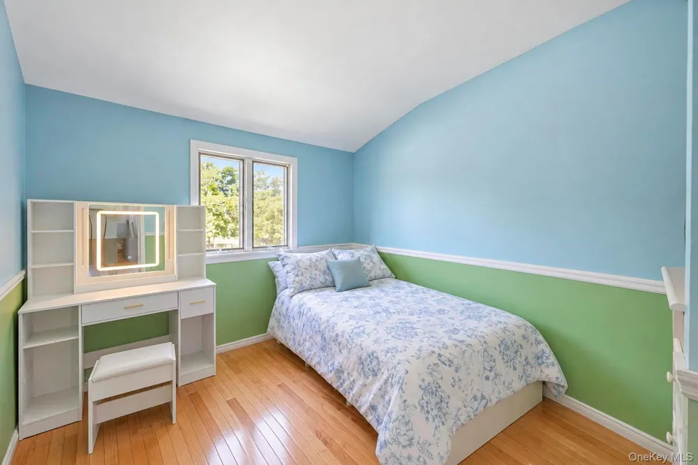 19 Badger Lane East Setauket, NY 11733