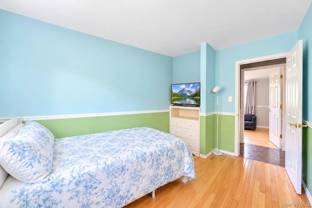 19 Badger Lane East Setauket, NY 11733