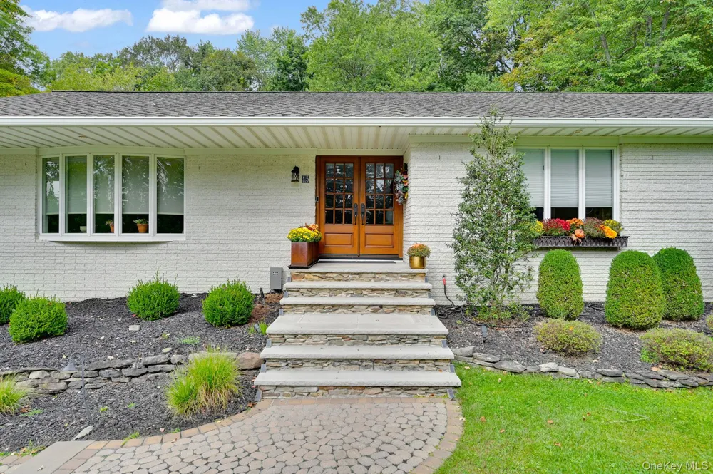15 Ramapo Lane Chestnut Ridge, NY 10952