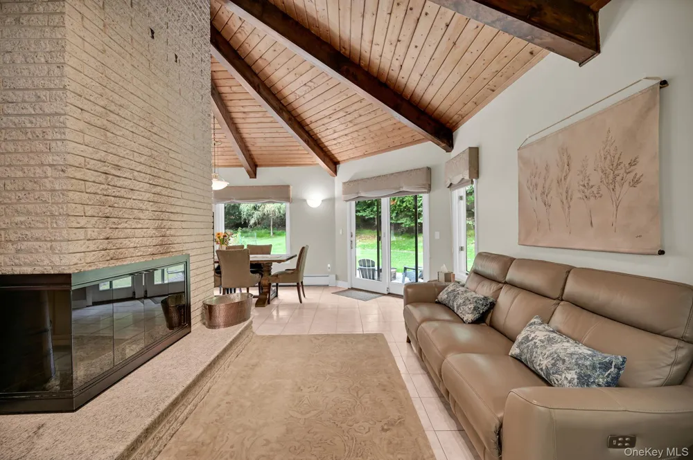 15 Ramapo Lane Chestnut Ridge, NY 10952