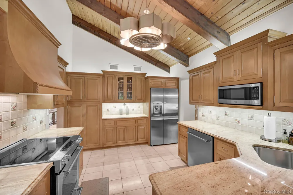 15 Ramapo Lane Chestnut Ridge, NY 10952