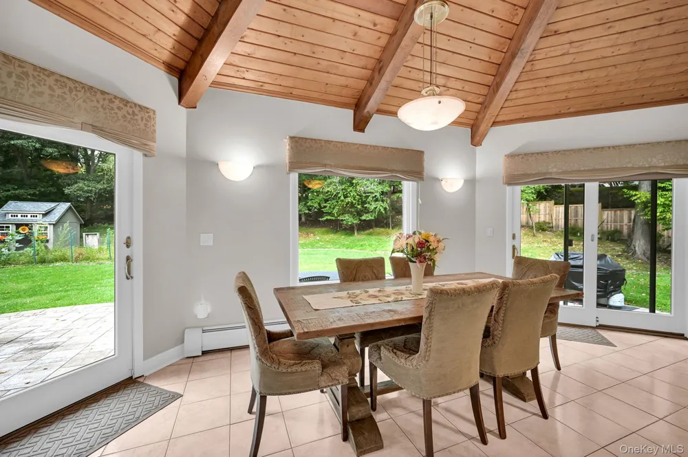 15 Ramapo Lane Chestnut Ridge, NY 10952