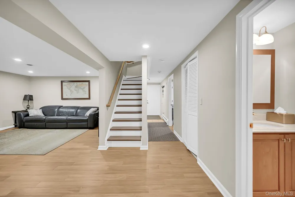 15 Ramapo Lane Chestnut Ridge, NY 10952