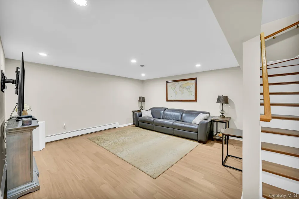 15 Ramapo Lane Chestnut Ridge, NY 10952
