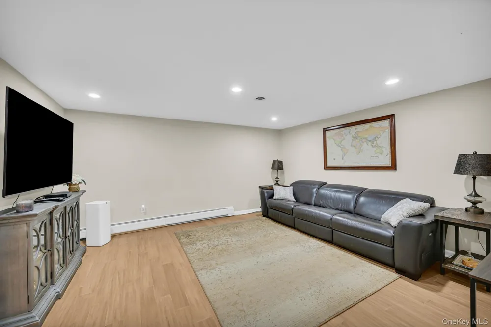 15 Ramapo Lane Chestnut Ridge, NY 10952