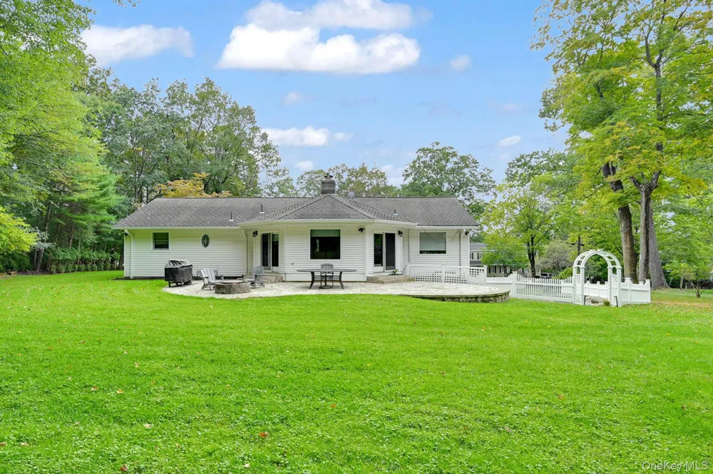 15 Ramapo Lane Chestnut Ridge, NY 10952