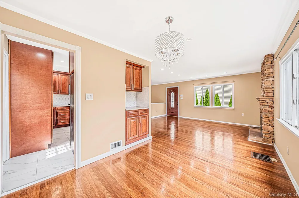 5 Willets Drive Syosset, NY 11791