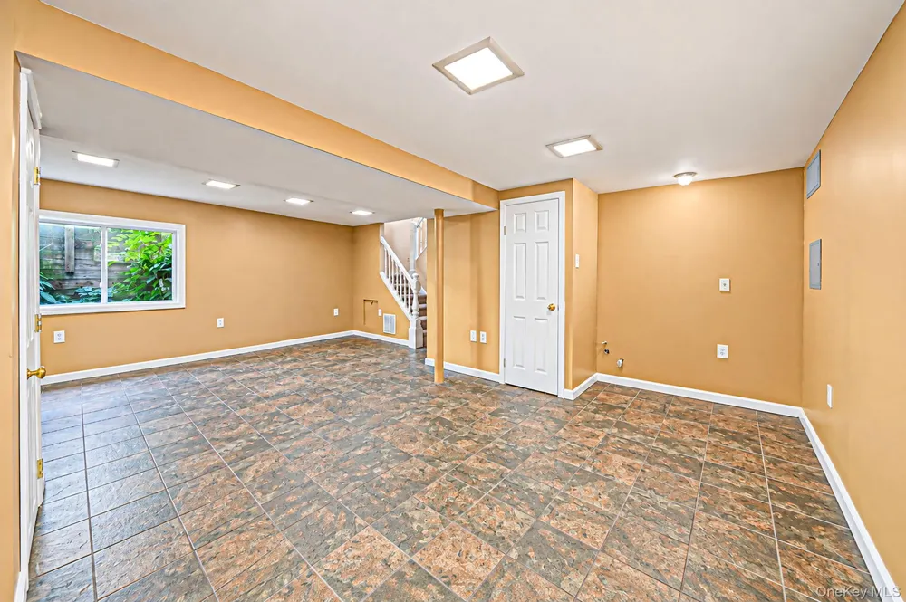 5 Willets Drive Syosset, NY 11791