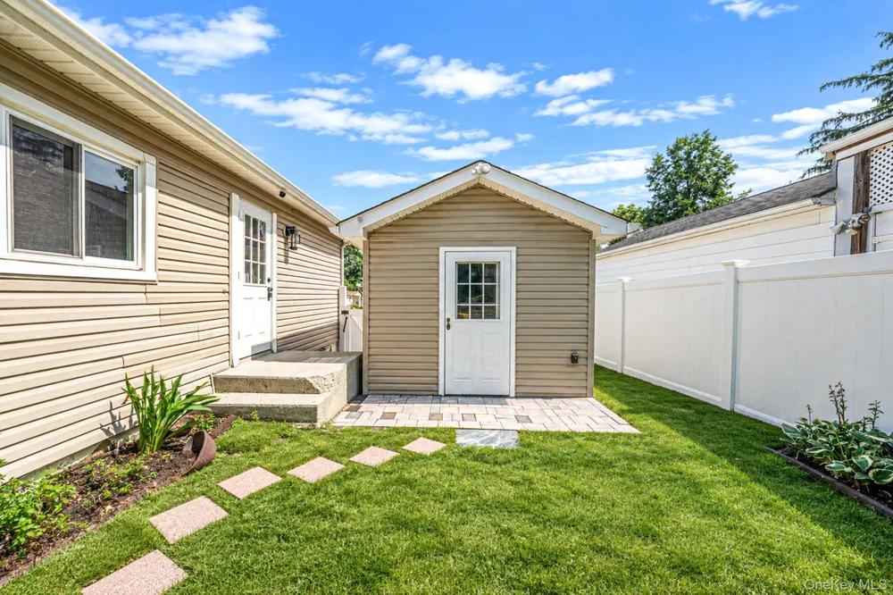 5 Willets Drive Syosset, NY 11791