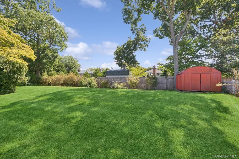 6 Rhodes Court Selden, NY 11784