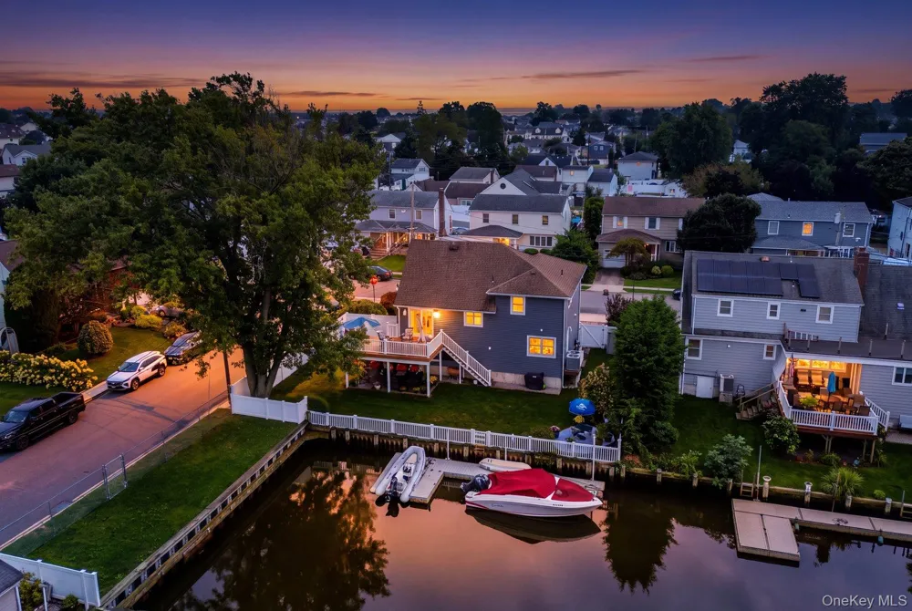 3835 Niami Street Seaford, NY 11783