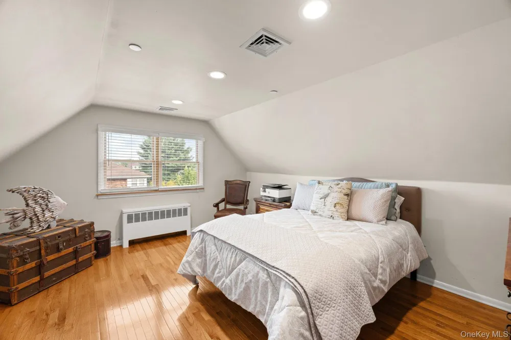3835 Niami Street Seaford, NY 11783