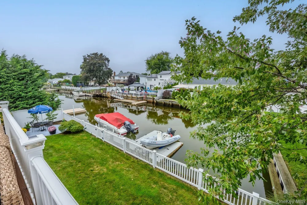 3835 Niami Street Seaford, NY 11783