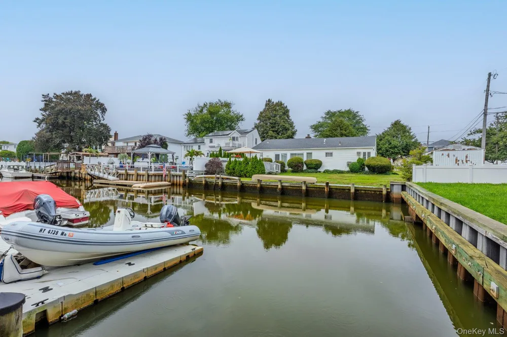 3835 Niami Street Seaford, NY 11783