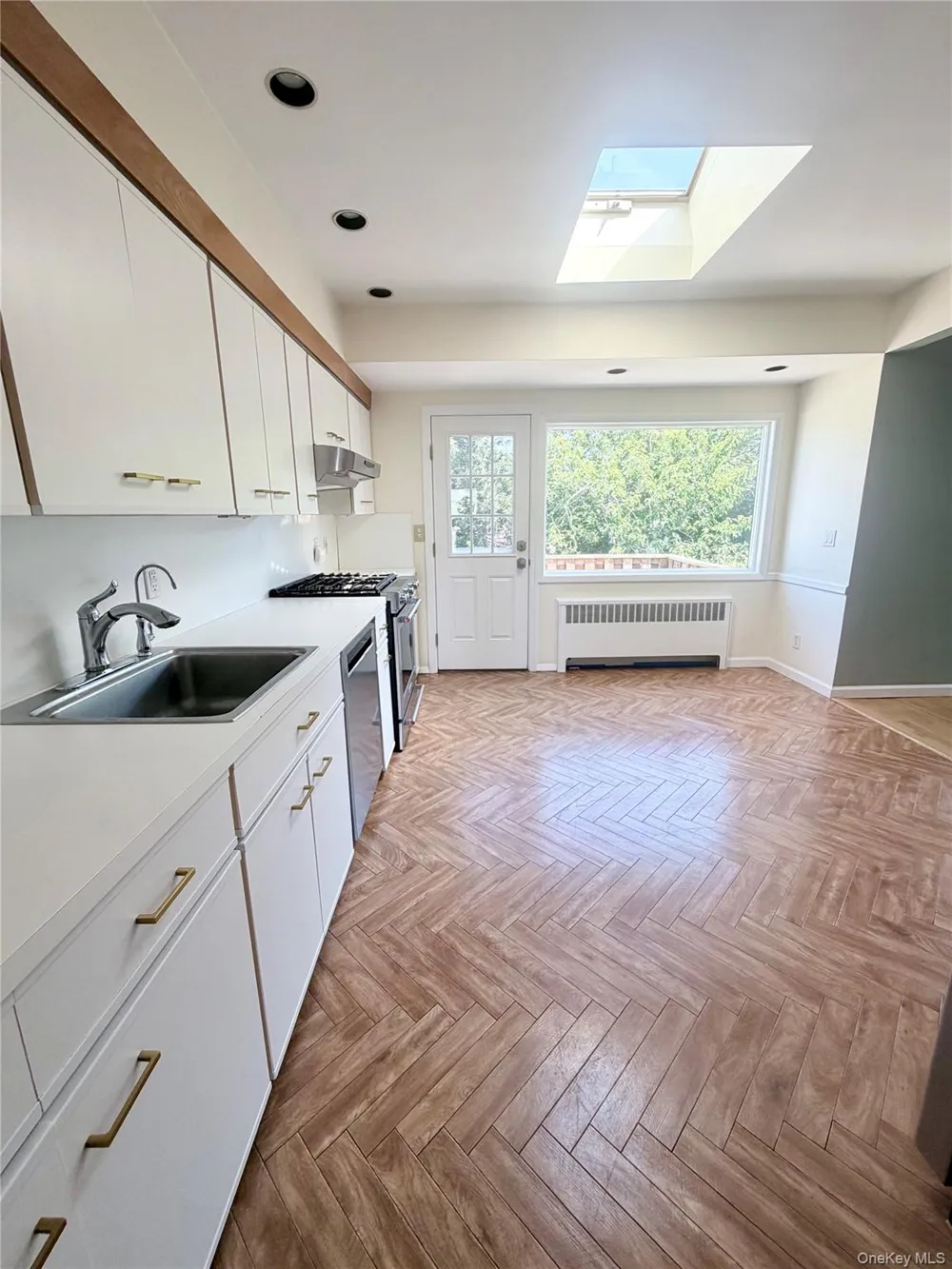 821 Channel Road Long Beach, NY 11561