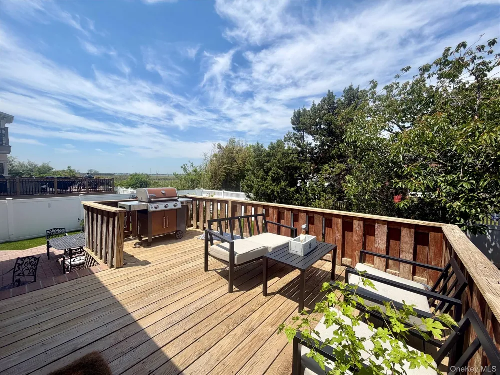 821 Channel Road Long Beach, NY 11561
