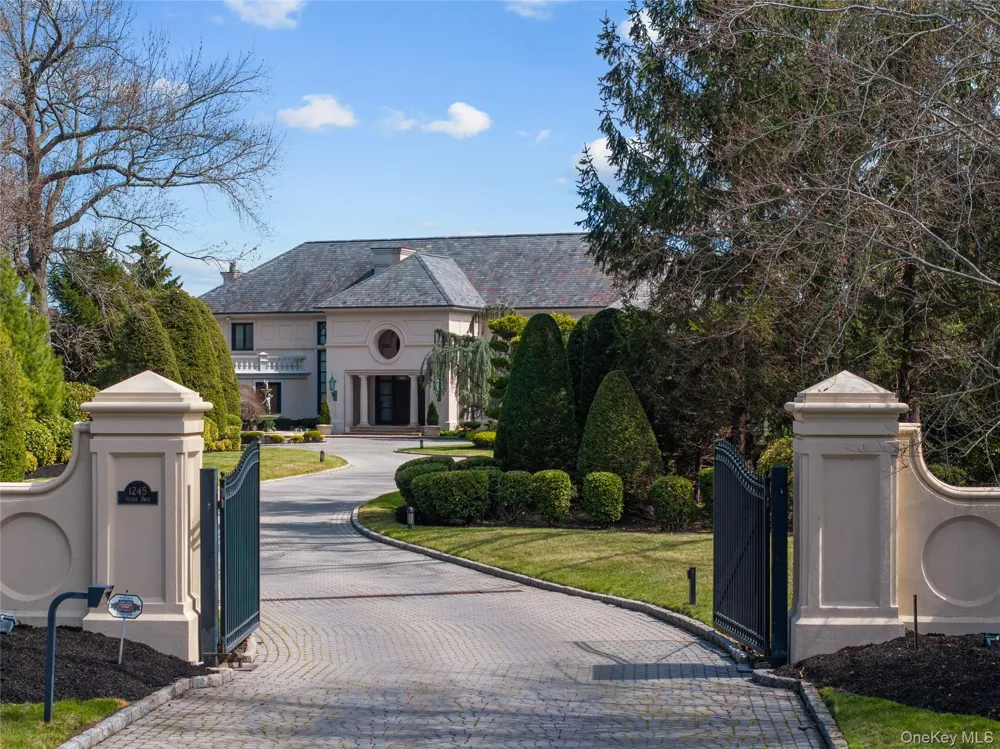 1245 Veeder Drive Hewlett Bay Park, NY 11557