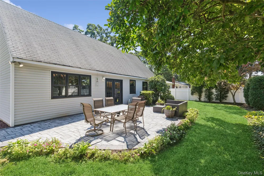 26 Avenue D Holbrook, NY 11741