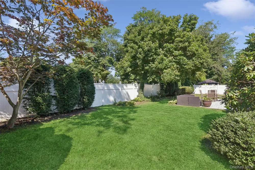 26 Avenue D Holbrook, NY 11741