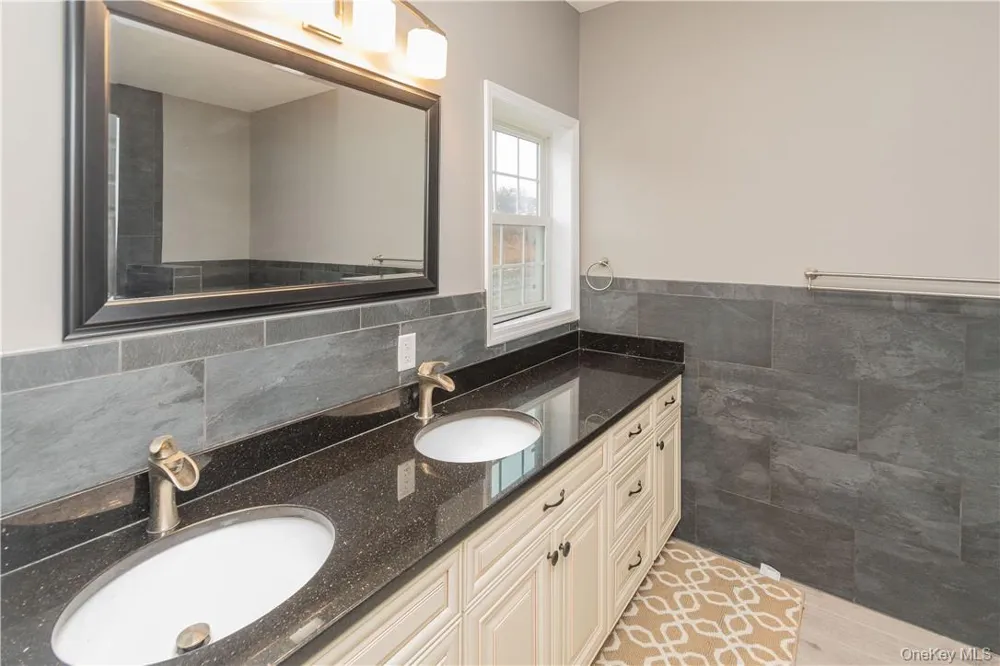 66 Mulberry Lane Milton, NY 12547