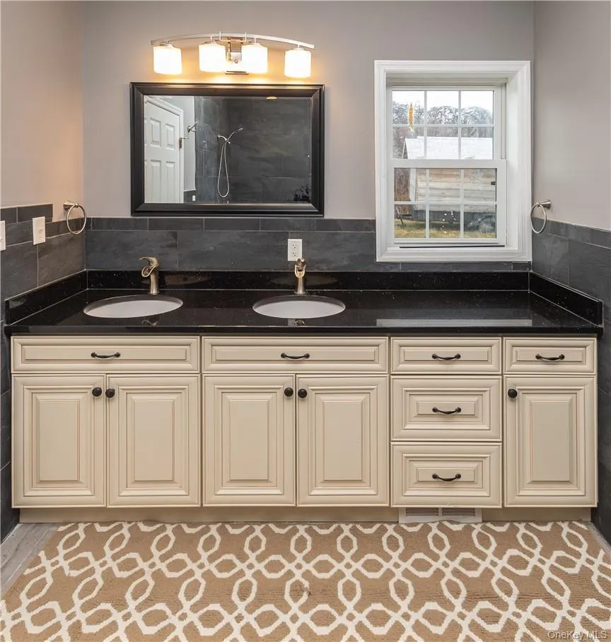 66 Mulberry Lane Milton, NY 12547