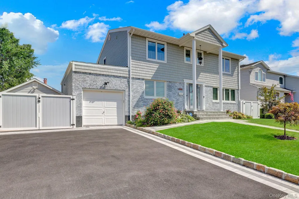 204 Bayview Avenue Massapequa, NY 11758