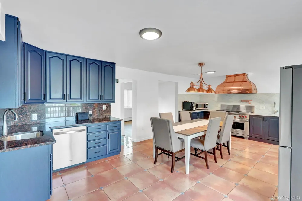 204 Bayview Avenue Massapequa, NY 11758