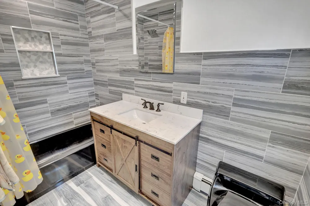 204 Bayview Avenue Massapequa, NY 11758