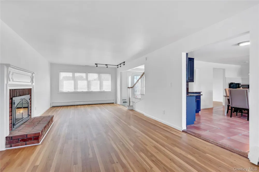 204 Bayview Avenue Massapequa, NY 11758