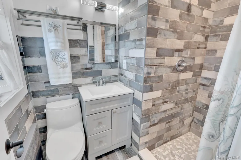 204 Bayview Avenue Massapequa, NY 11758
