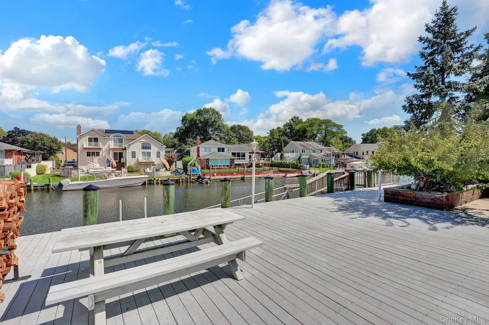 204 Bayview Avenue Massapequa, NY 11758